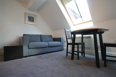 1 bed studio, Westmorland Road, Newcastle Upon Tyne, Newcastle, NE14EG - Image 2